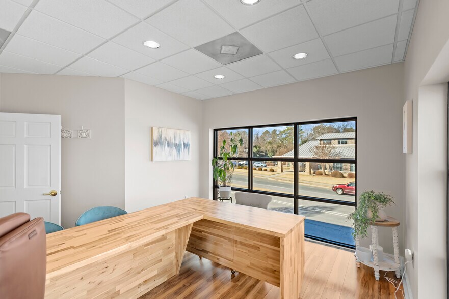 More Photos Of 19810 W Catawba Ave, Cornelius Office For Lease