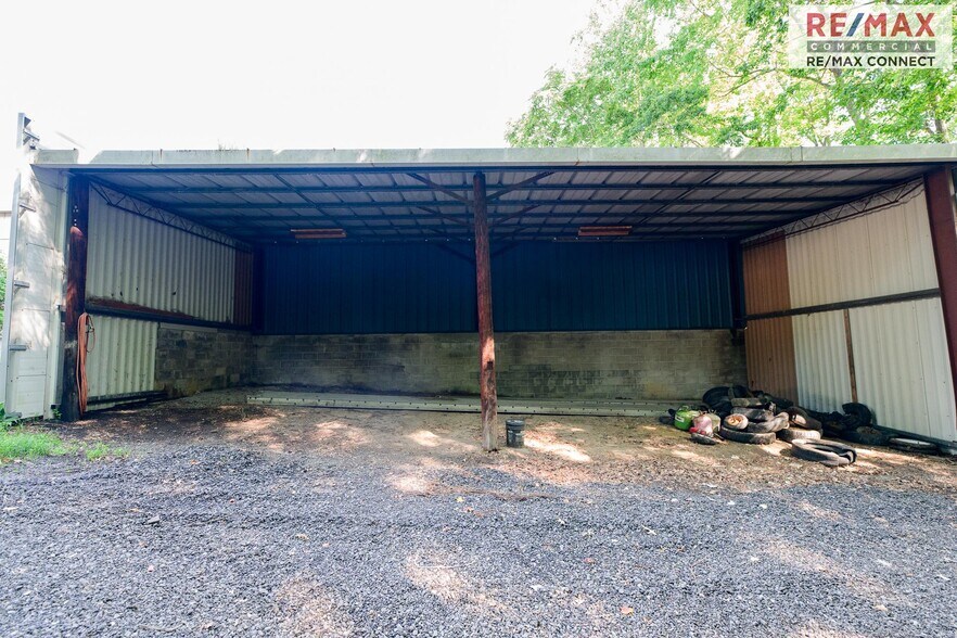 More Photos Of 9991 John Clayton Memorial Hwy, Gloucester Light Manufacturing For Sale