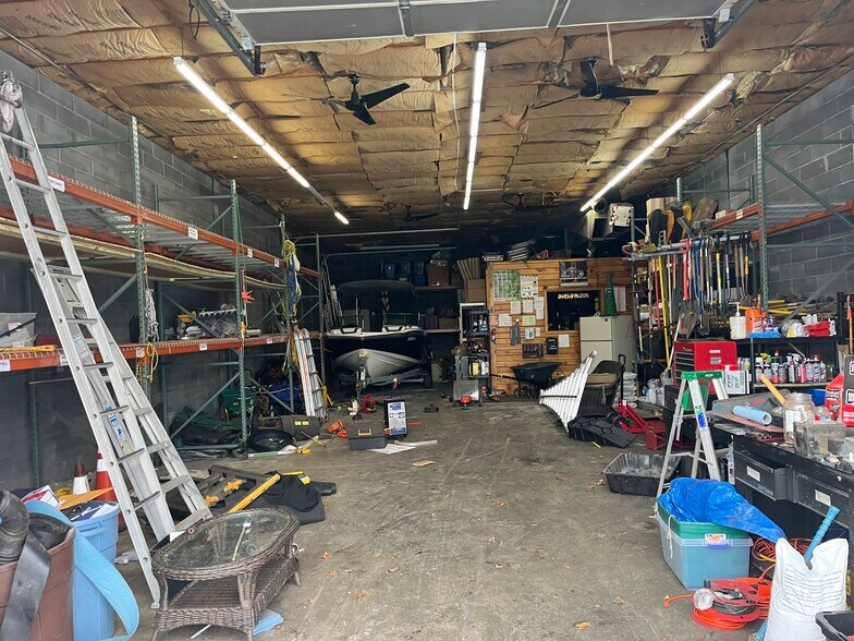 More Photos Of 1195 Putnam Pike, Chepachet Freestanding For Lease