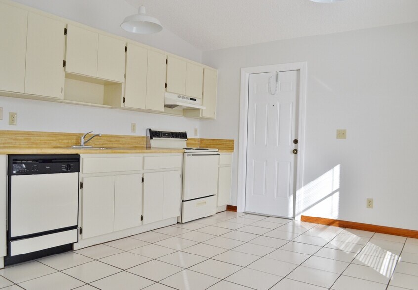More Photos Of 5845-5849 Tyler St, Hollywood Apartments For Sale