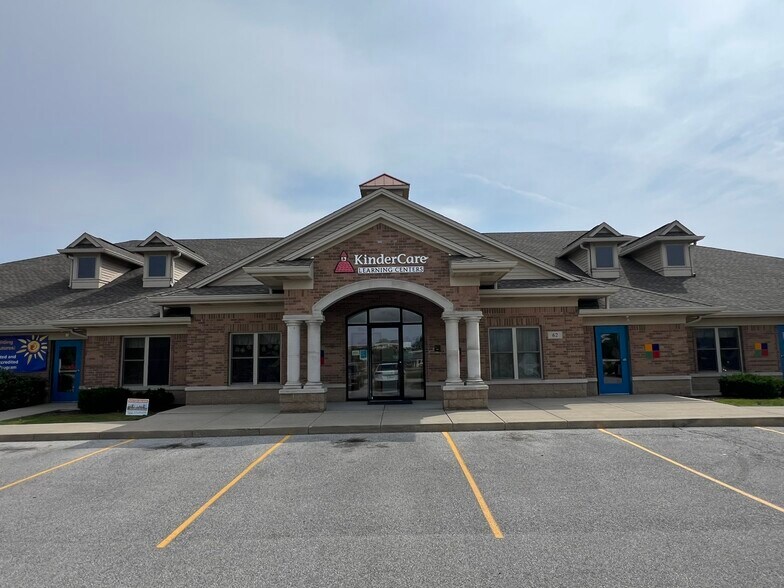 More Photos Of 62 Capital Dr, Warsaw Office For Sale