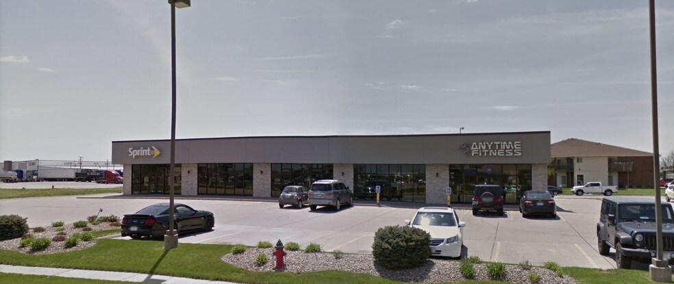More Photos Of 333 E 23rd St, Columbus Freestanding For Lease