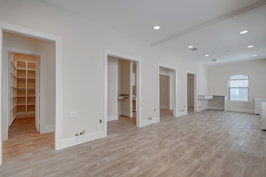 More Photos Of 21386 Provincial Blvd, Katy Medical For Sale