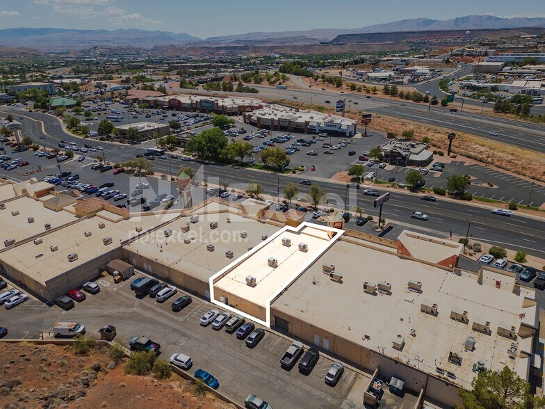 More Photos Of 250 N Red Cliffs Dr, St George Storefront For Sale