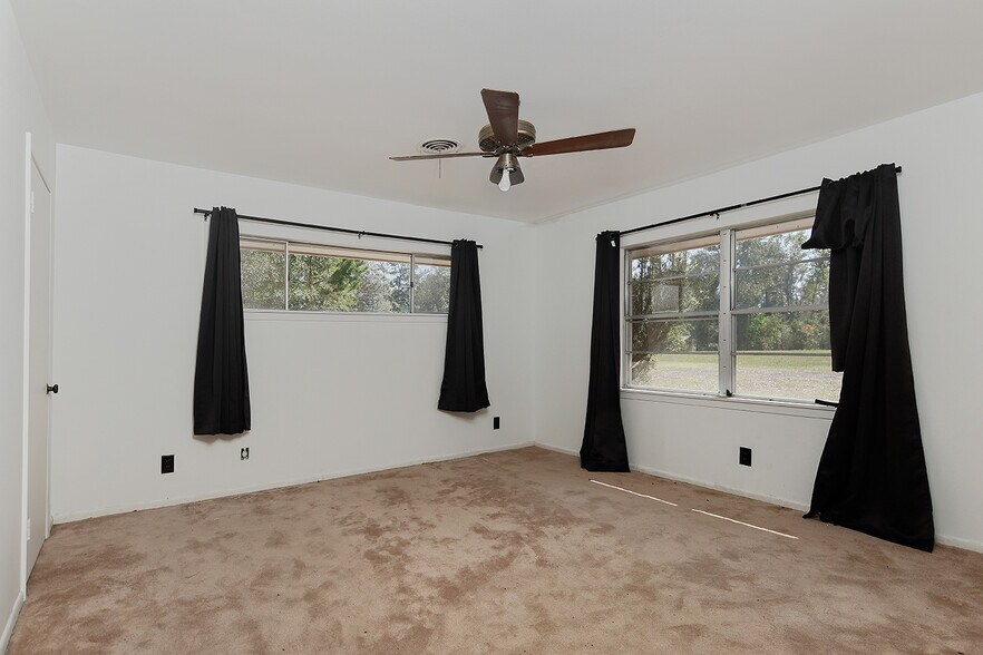 More Photos Of 7185 State Highway 75 S, Huntsville Flex For Sale