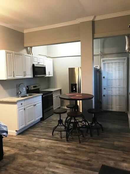 More Photos Of 3522 Sampson St, Houston Apartments For Sale
