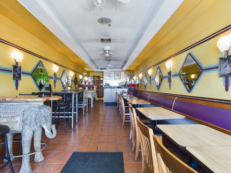 More Photos Of 2138 S Mannheim Rd, Westchester Restaurant For Sale
