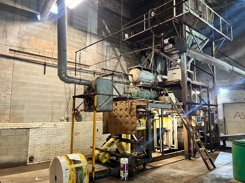 More Photos Of 703 Elk St, Buffalo Warehouse For Sale
