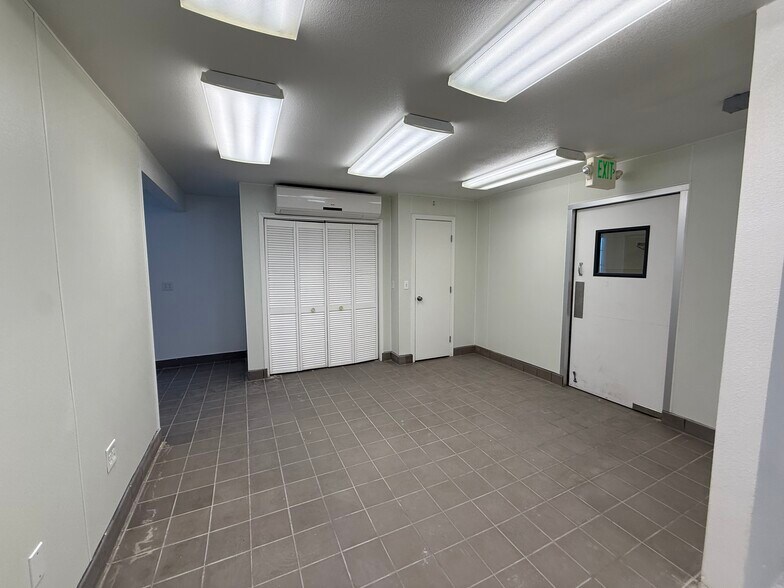 More Photos Of 107 W Pacheco Blvd, Los Banos Restaurant For Sale