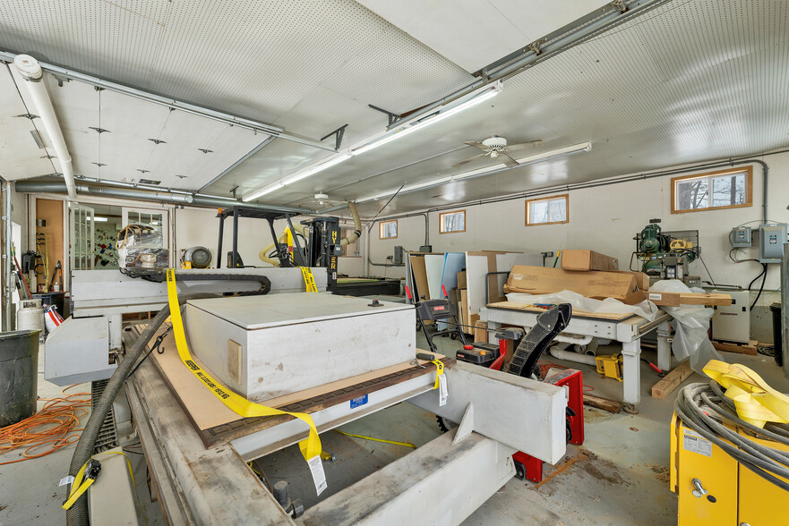 More Photos Of 1 Young Ln, Newmarket Flex For Sale