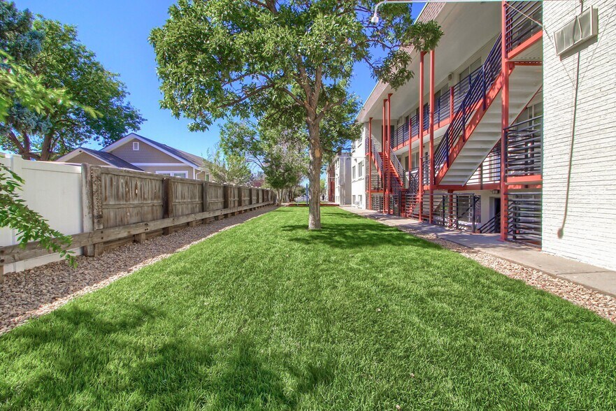 More Photos Of 1422 Macon St, Aurora Apartments For Sale