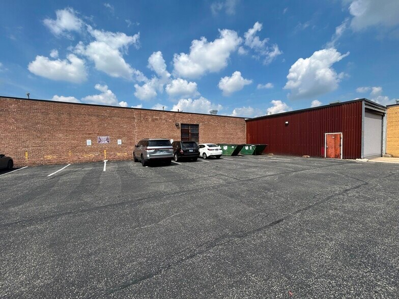 More Photos Of 4300 N Knox Ave, Chicago Warehouse For Sale