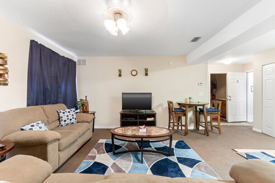 More Photos Of 910 St Johns Ave, Palatka Storefront Retail Residential For Sale