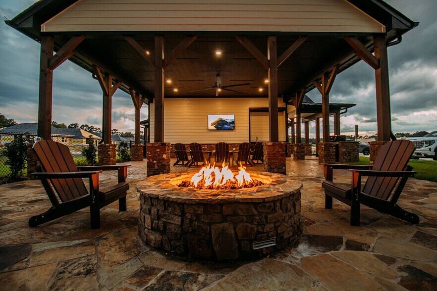 More Photos Of 20048 County Road 4118 Rd, Lindale Apartments For Sale