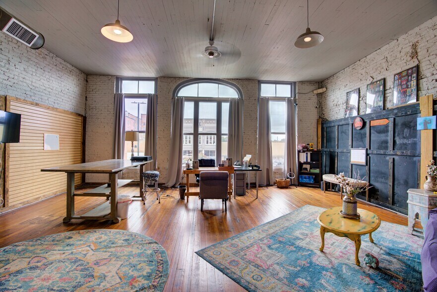 More Photos Of 109 Broad St, Rome Storefront For Sale