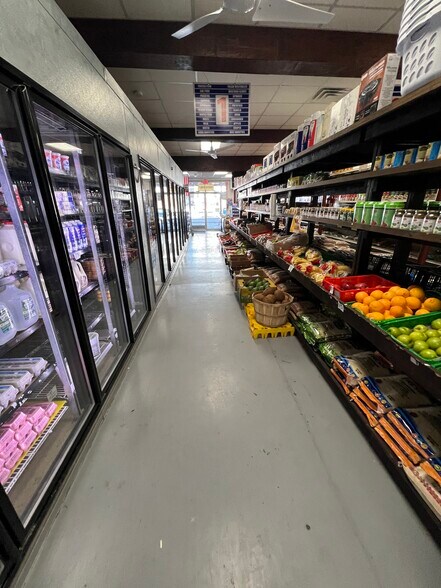 More Photos Of 139-141 Wayne Ave, Paterson Supermarket For Sale