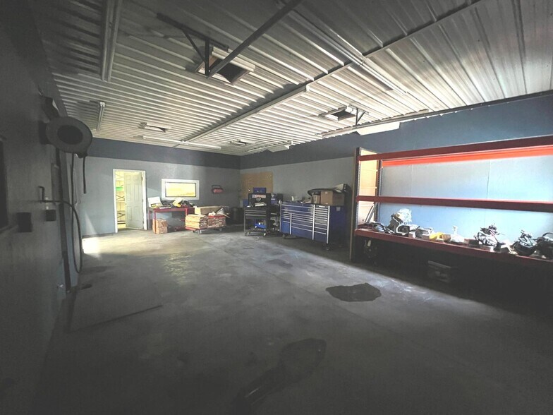 More Photos Of 380 S Main St, De Graff Light Manufacturing For Sale