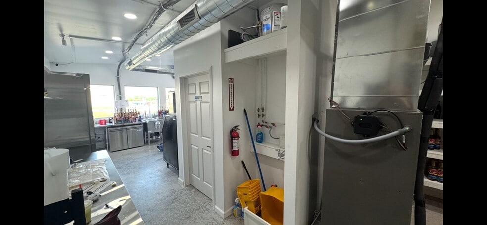 More Photos Of 7924 NW 23rd St, Bethany Freestanding For Sale