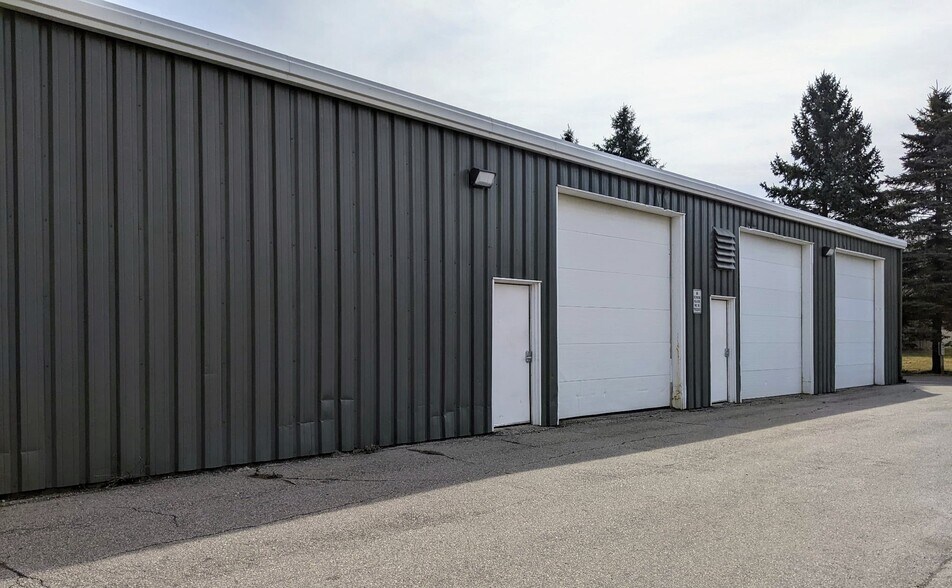 More Photos Of 161 Westland Dr, Bad Axe Warehouse For Lease