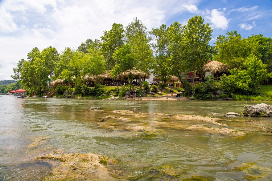 More Photos Of 7308 River Rd, New Braunfels Sports And Entertainment For Sale