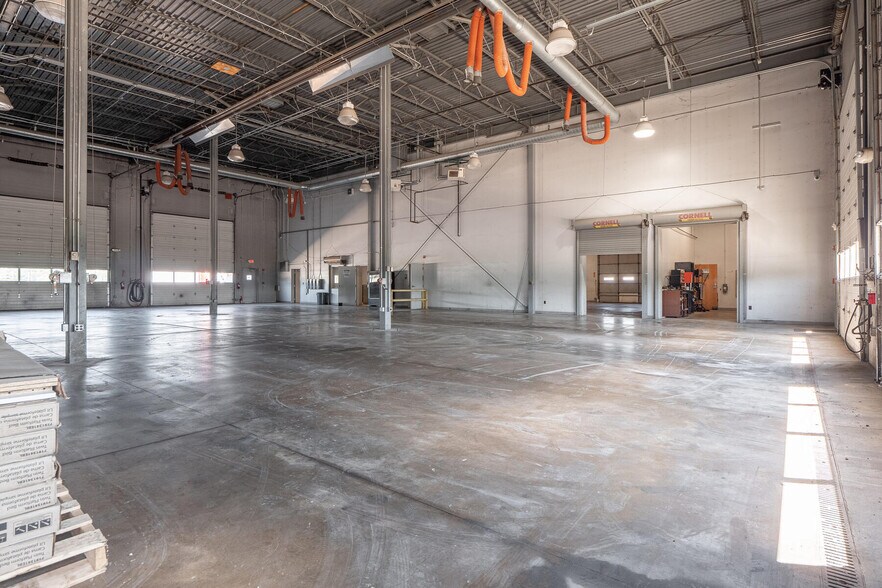 More Photos Of 1116 W County Road 450 N, Brazil Truck Terminal For Lease
