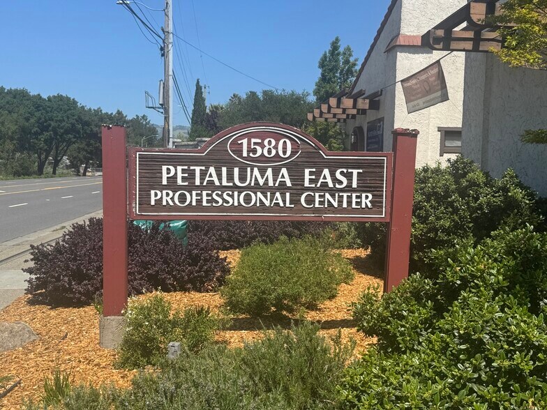 More Photos Of 1580 E Washington St, Petaluma Medical For Sale