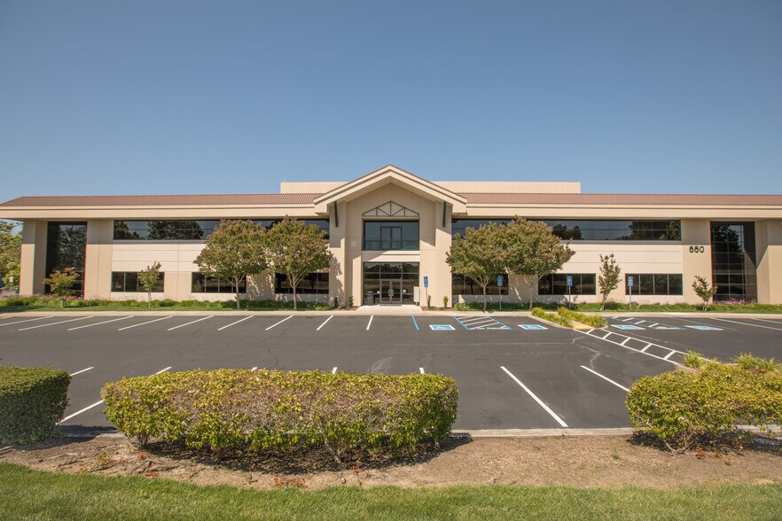 More Photos Of 550 Gateway Dr, Napa Office For Lease