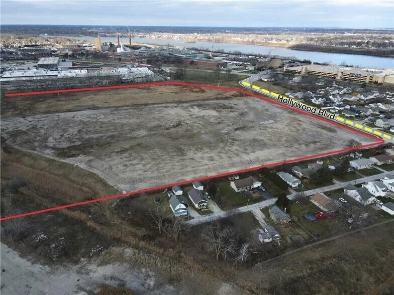 More Photos Of 0 Hollywood Blvd, Rossford Land For Sale