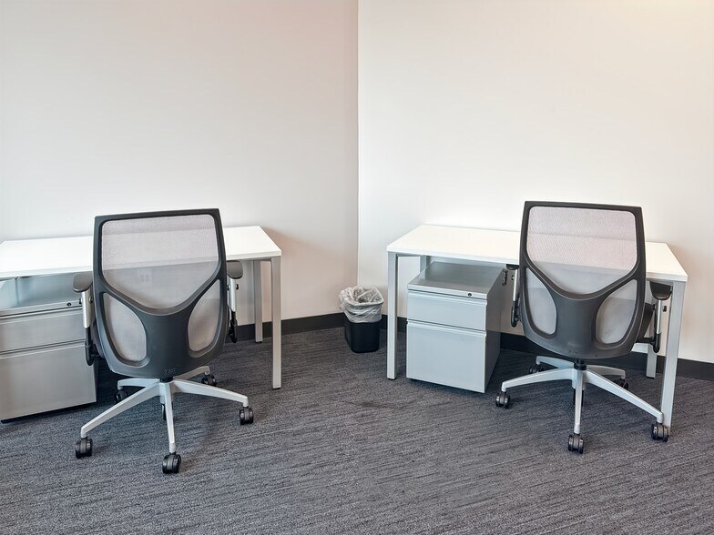 More Photos Of 201 St. Charles Ave, New Orleans Coworking Space