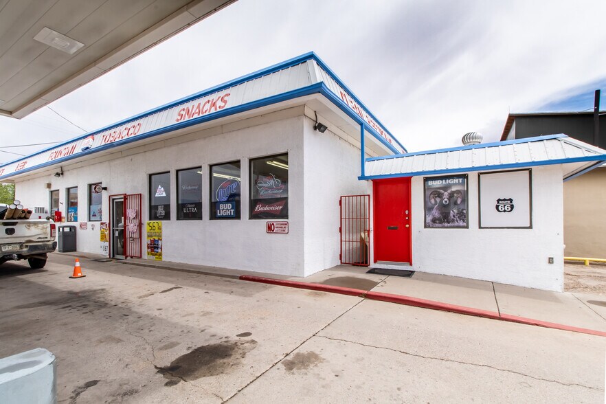 More Photos Of 404 Navajo Blvd, Holbrook Service Station For Sale