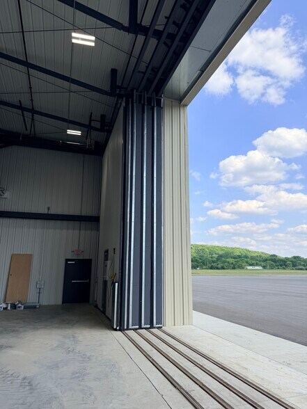 More Photos Of 460 Tasa Dr, Fombell Airplane Hangar For Lease