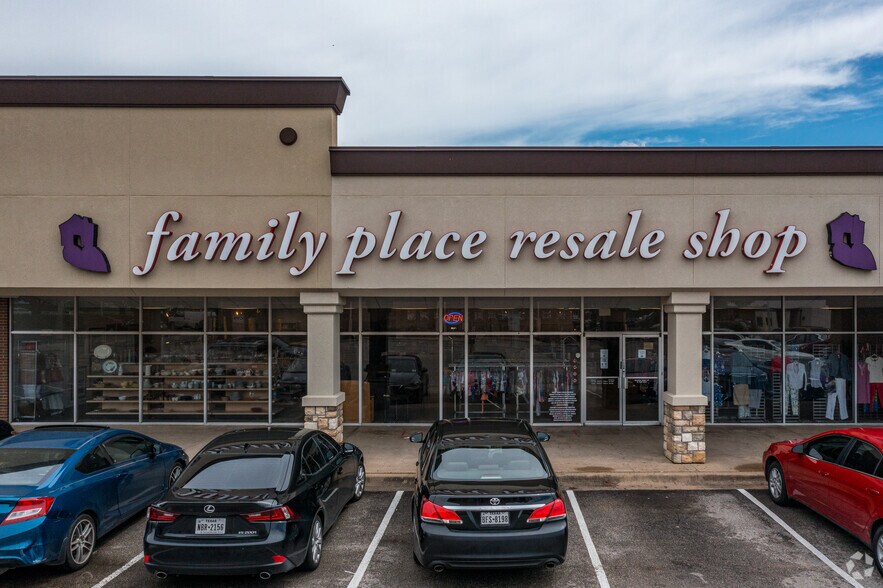 More Photos Of 11722 Marsh Ln, Dallas Storefront For Lease