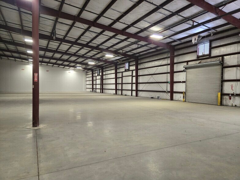 More Photos Of 7660 Gainesville Ave, Jacksonville Warehouse For Sale