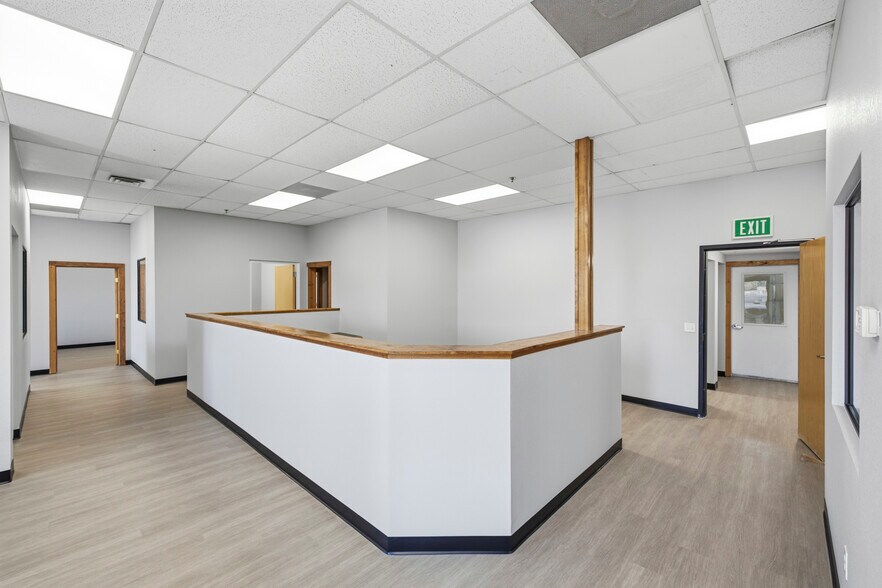 More Photos Of 449-477 Denver Ave, Loveland Light Distribution For Lease