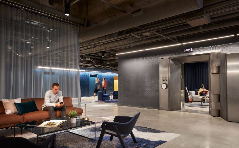 More Photos Of 311 W Monroe St, Chicago Coworking Space