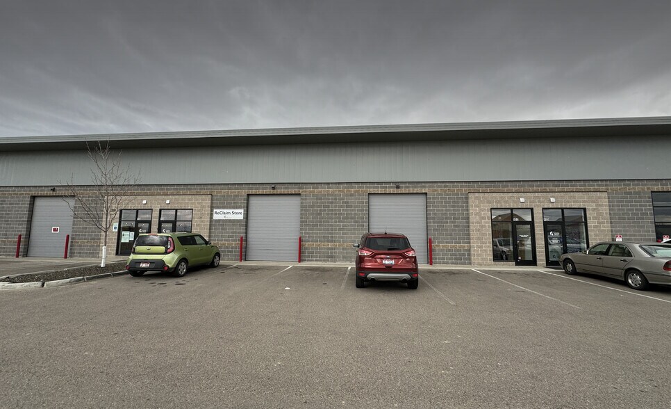 More Photos Of 209 Phoenix Ln, Caldwell Warehouse For Lease