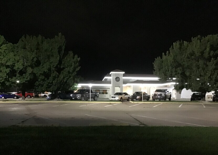 More Photos Of 1401 W US Highway 54, Pratt Hotel For Lease