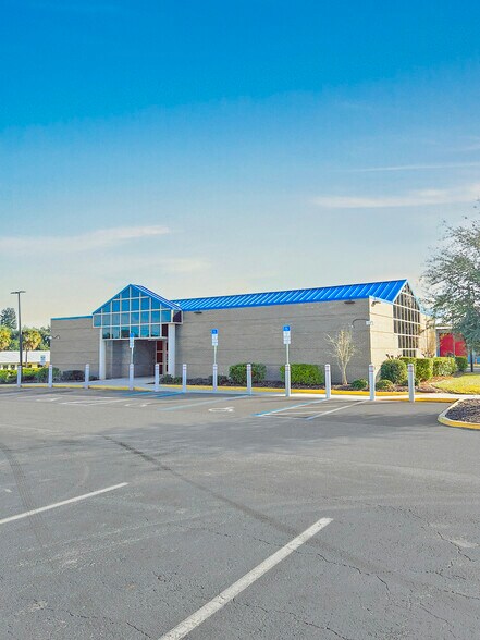 Primary Photo Of 3010 Cypress Gardens Blvd, Winter Haven Bank For Sale