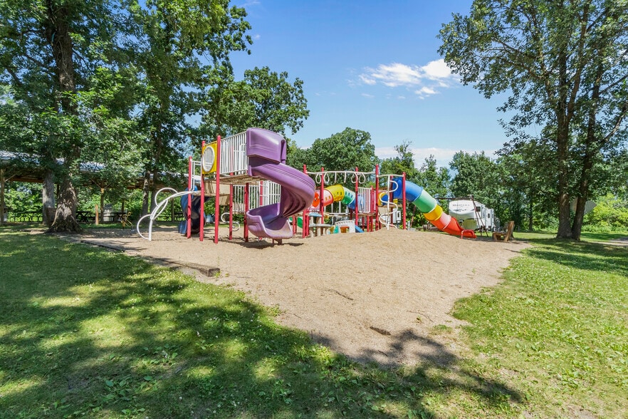 More Photos Of 23729 Oak Lake Trl SE, Erskine Specialty For Sale