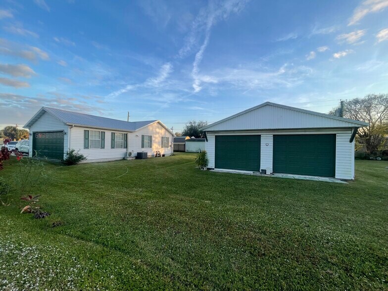 Primary Photo Of 2130 FL-70, Okeechobee Office For Sale