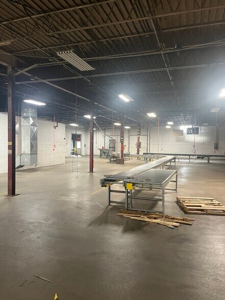 More Photos Of 801-829 Janesville Ave, Fort Atkinson Manufacturing For Sale