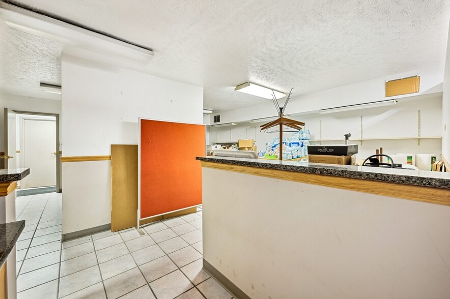 More Photos Of 207 Hawthorne Ave, Saint Joseph Warehouse For Sale