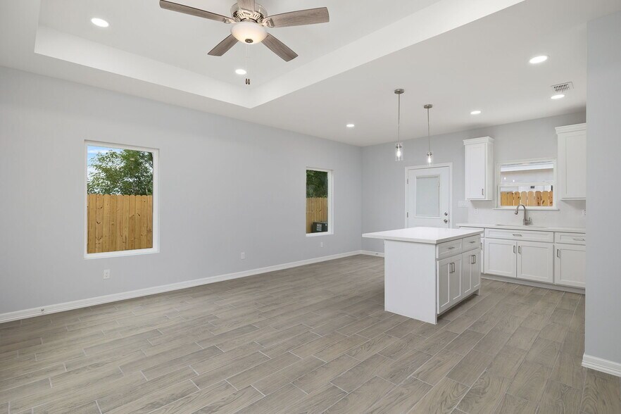 More Photos Of 416 E Acacia St, Alamo Multifamily For Sale