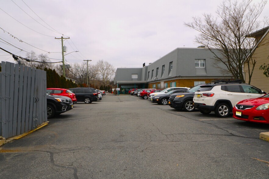 More Photos Of 1167 McBride Ave, Woodland Park Medical For Lease