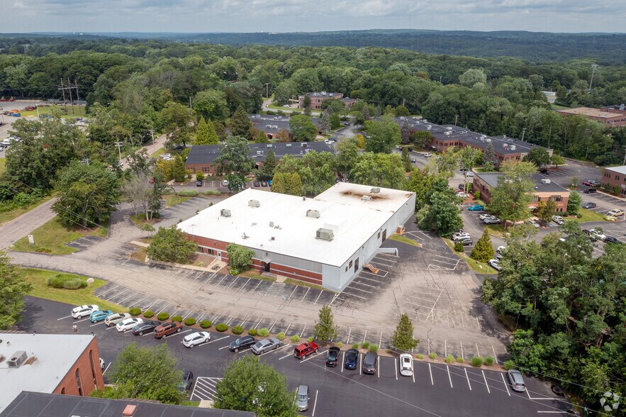 More Photos Of 4 Blackstone Valley Pl, Lincoln Office For Sale