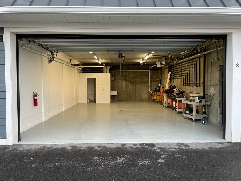 More Photos Of 42 Felton St, Waltham Manufacturing For Lease