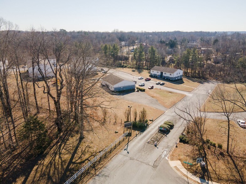 More Photos Of 1351 Avondale Dr, Clarksville Apartments For Sale
