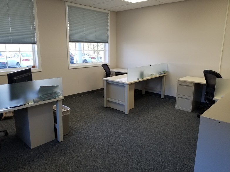 More Photos Of 2346 Boston Post Rd, Guilford Office For Lease