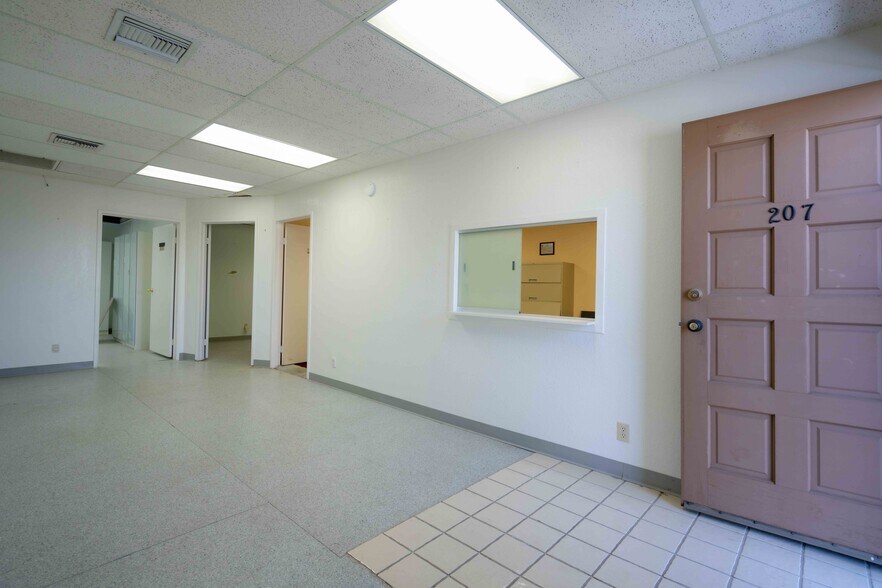 More Photos Of 2627 W Florida Ave, Hemet Office For Sale