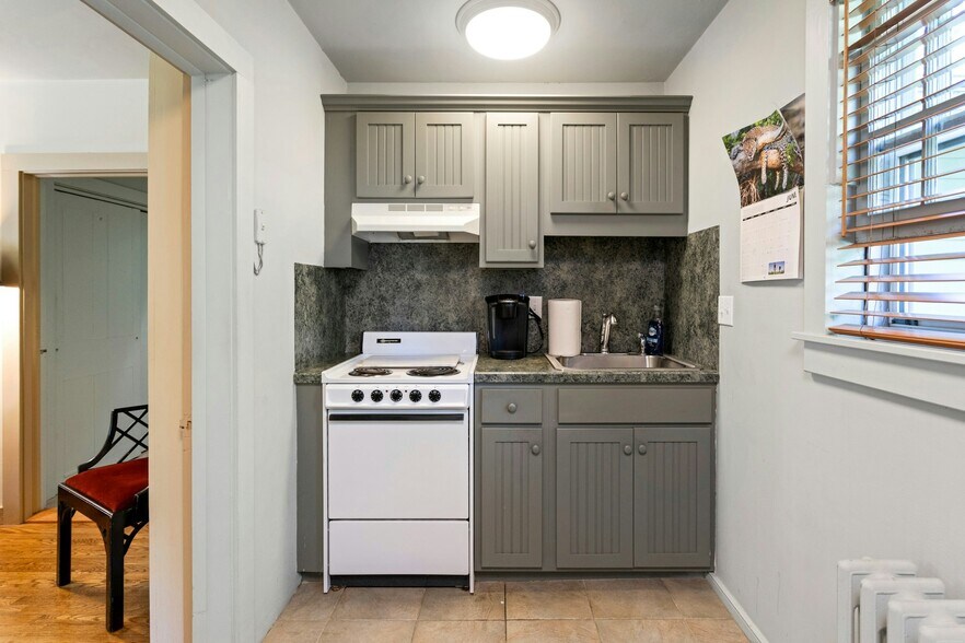 More Photos Of 1038-1056 Main St S, Woodbury Apartments For Sale